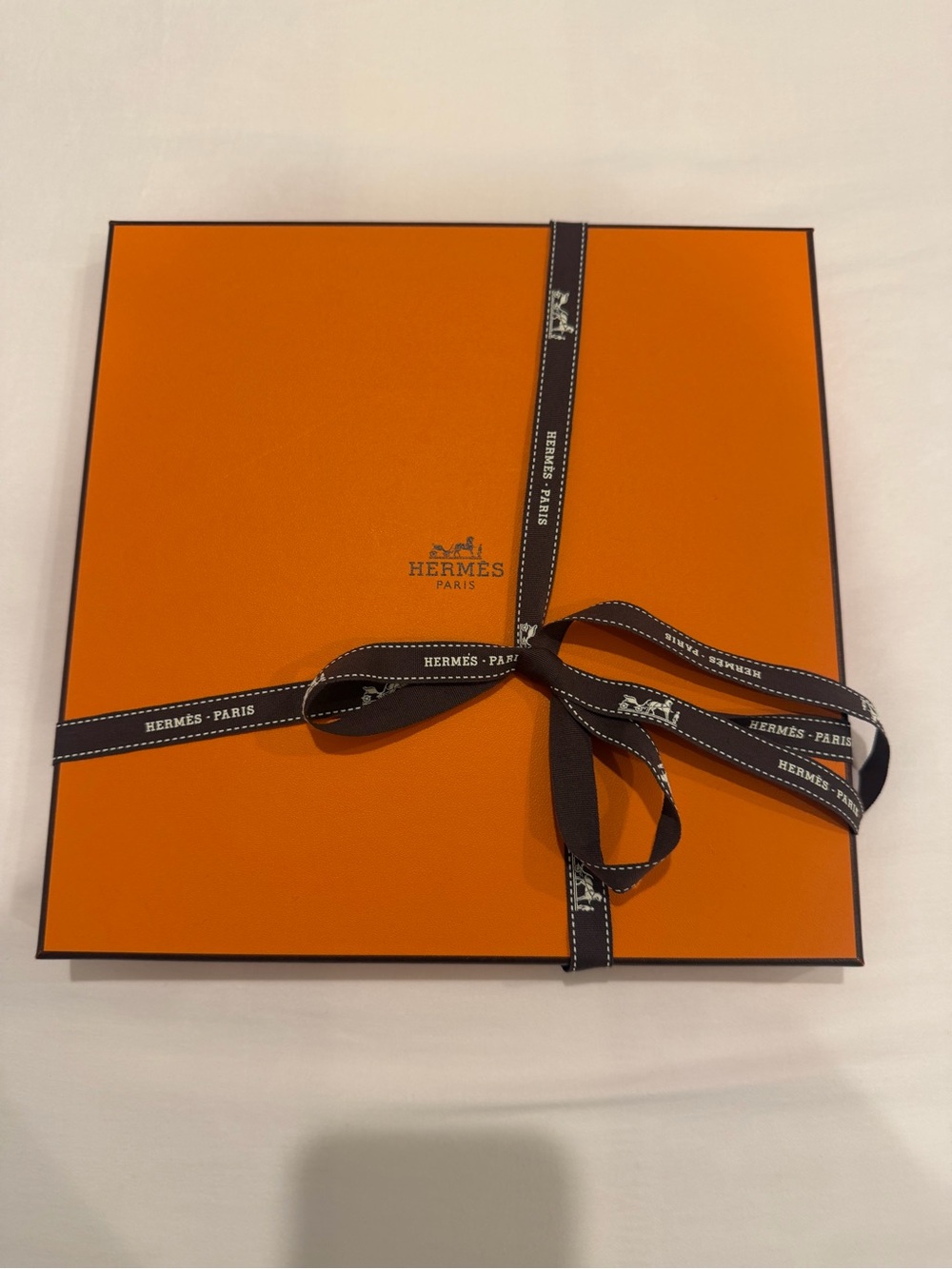 Hermes scarf 90 x 90. Like new - Picture 6 of 7